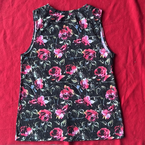 Floral print tank top for sale! Women Medium! - Picture 2 of 2